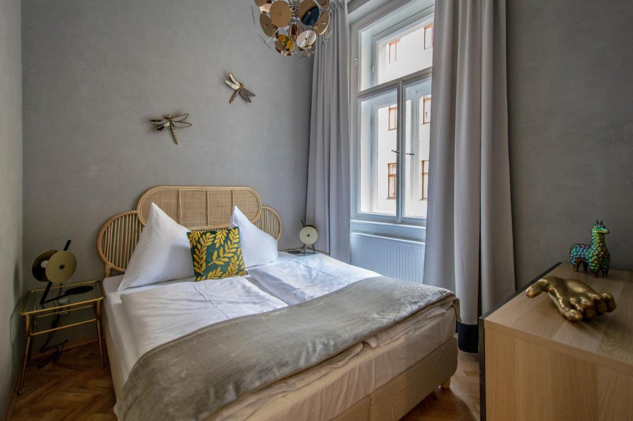Appartamento 3Bdr Oasis In The Heart Of Praga Esterno foto