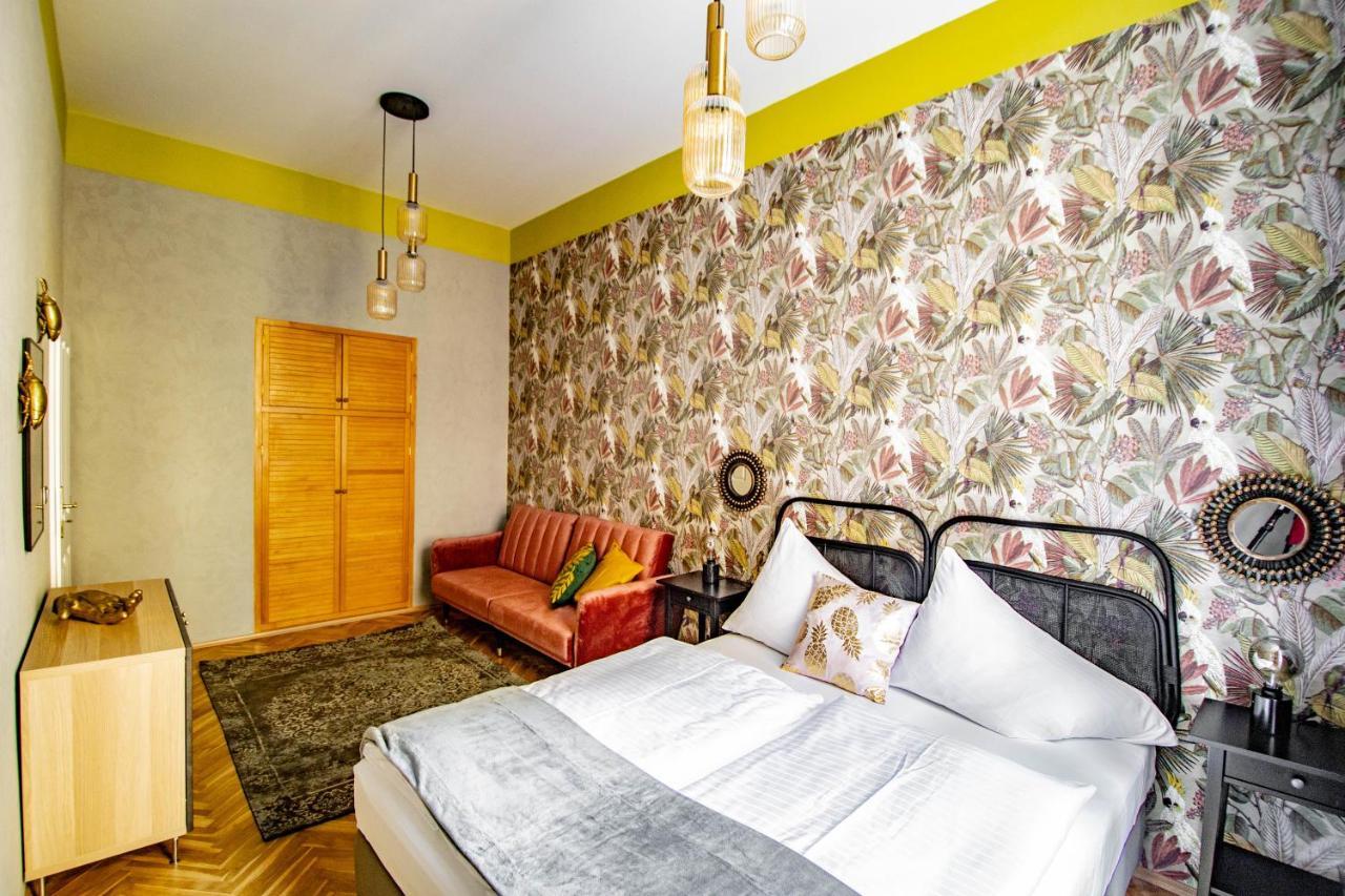 Appartamento 3Bdr Oasis In The Heart Of Praga Esterno foto