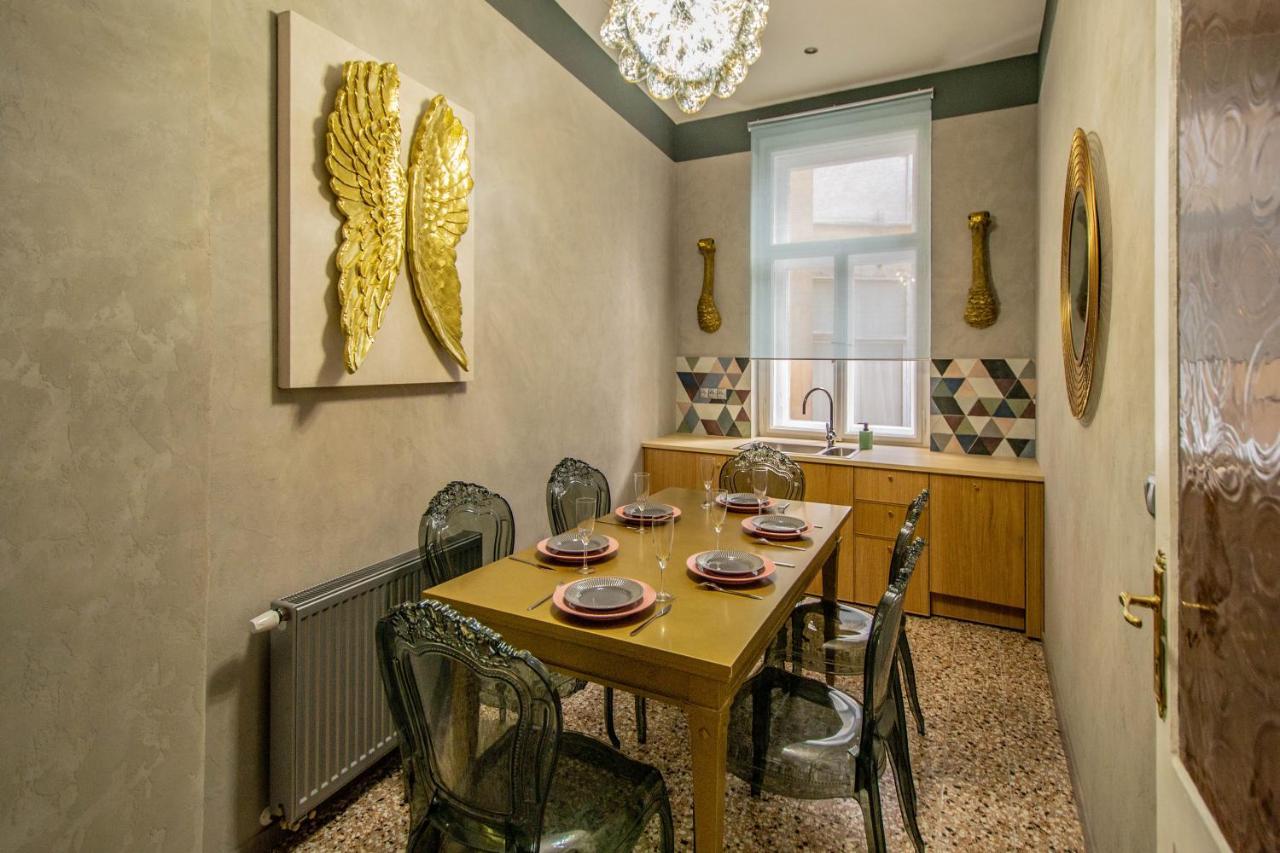 Appartamento 3Bdr Oasis In The Heart Of Praga Esterno foto
