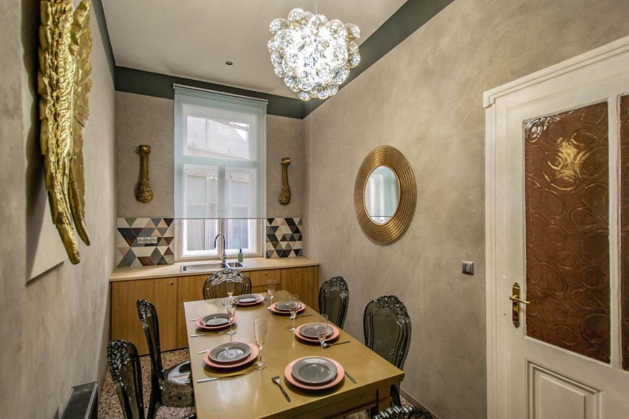 Appartamento 3Bdr Oasis In The Heart Of Praga Esterno foto