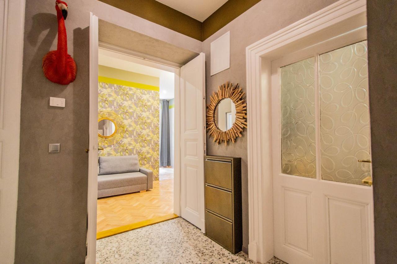 Appartamento 3Bdr Oasis In The Heart Of Praga Esterno foto